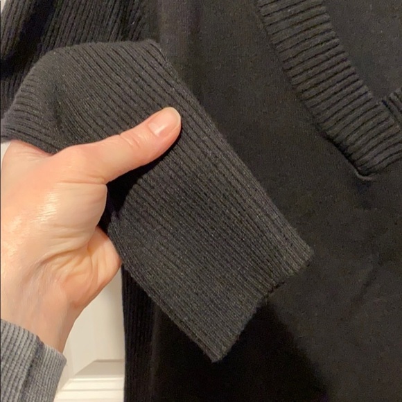 Sexy V Neck Tunic Sweater EUC - Picture 6 of 16